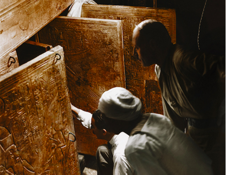 https://flashbak.com/color-photos-of-the-1922-discovery-of-tutankhamuns-tomb-45007/